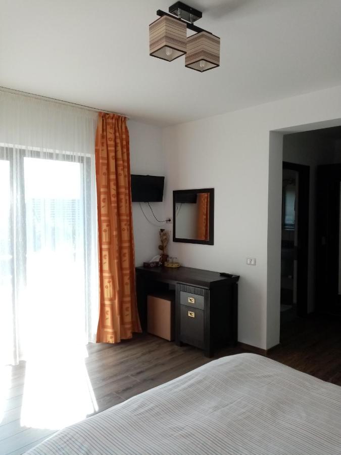 Dragomirna Sunset Hotel Mitocu Dragomirnei ภายนอก รูปภาพ