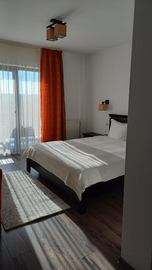 Dragomirna Sunset Hotel Mitocu Dragomirnei ภายนอก รูปภาพ
