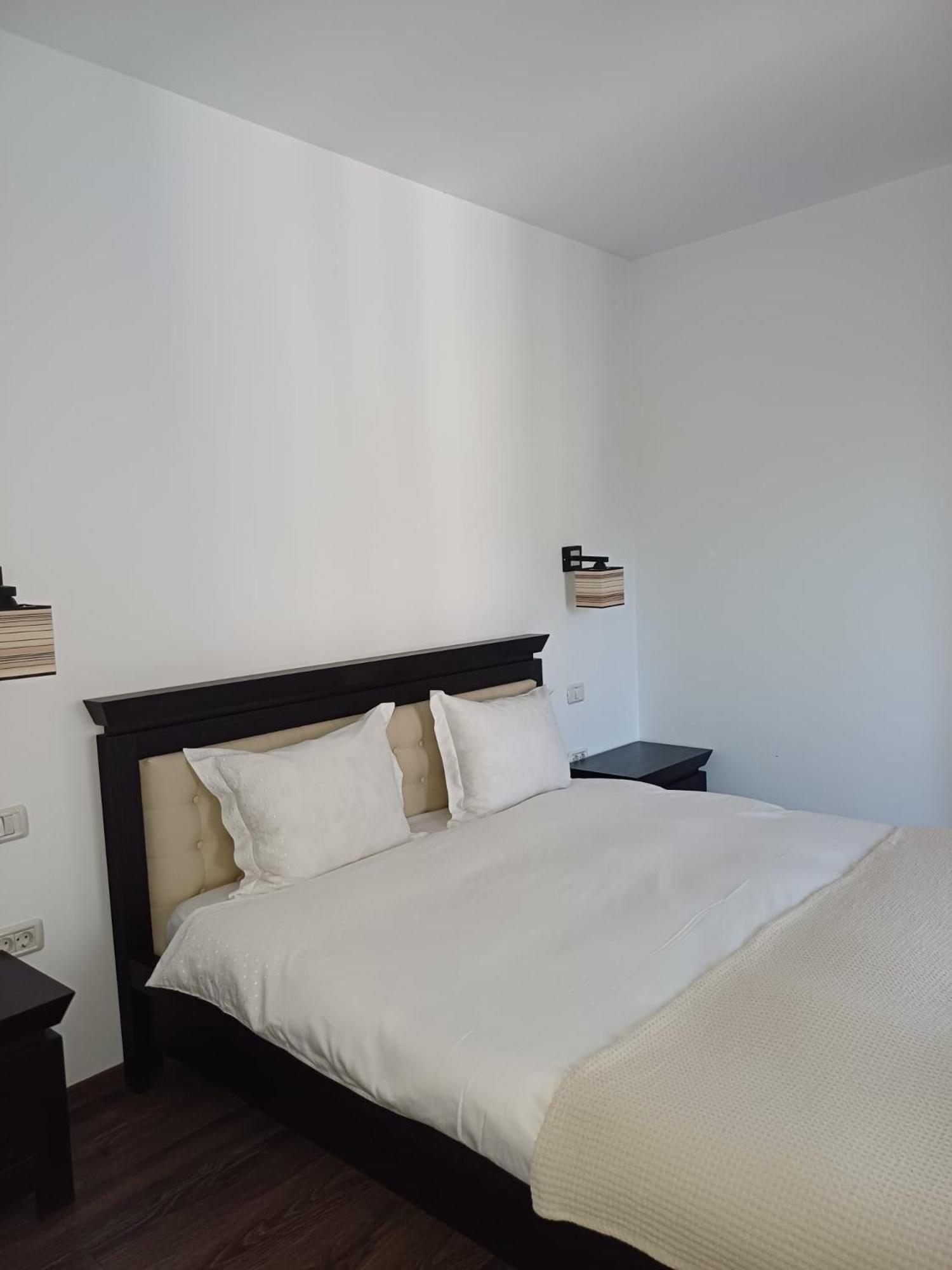 Dragomirna Sunset Hotel Mitocu Dragomirnei ภายนอก รูปภาพ
